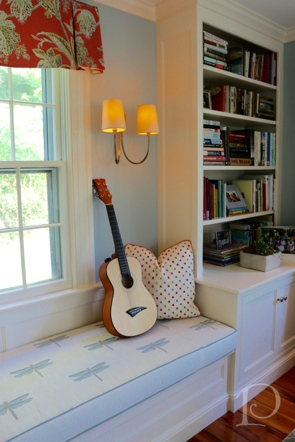 historic-hingham-family-room-window-seat